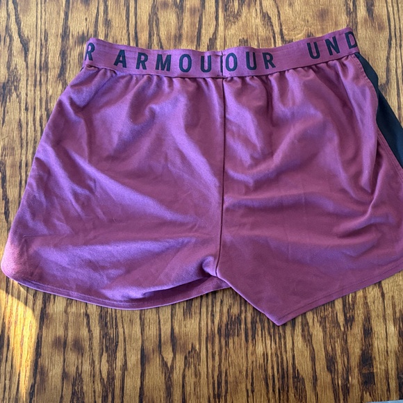 Lot of Women’s Under Armour Shorts - Picture 9 of 10